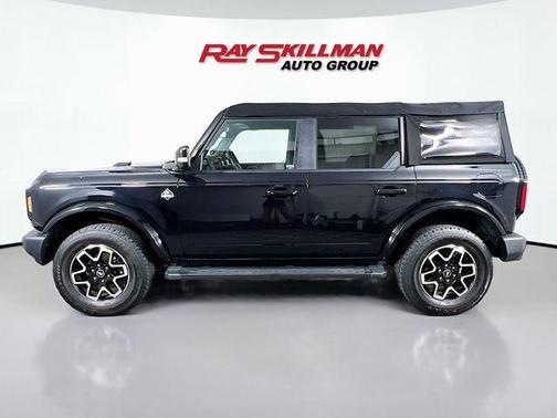 Shadow Black 2024 Ford Bronco Outer Banks