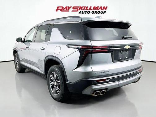 Sterling Gray Metallic 2024 Chevrolet Traverse LT