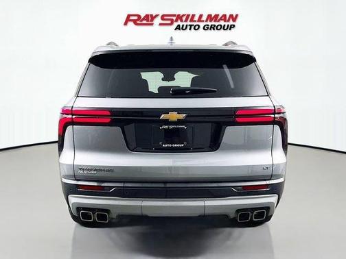 Sterling Gray Metallic 2024 Chevrolet Traverse LT