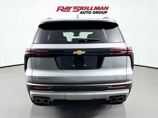 Sterling Gray Metallic 2024 Chevrolet Traverse LT