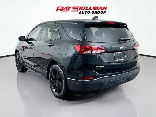 Mosaic Black Metallic 2024 Chevrolet Equinox LS