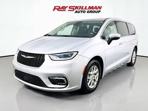 Silver Mist Clearcoat 2023 Chrysler Pacifica Touring-L