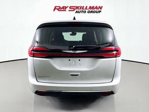 Silver Mist Clearcoat 2023 Chrysler Pacifica Touring-L