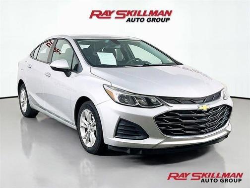 Silver Ice Metallic 2019 Chevrolet Cruze LS