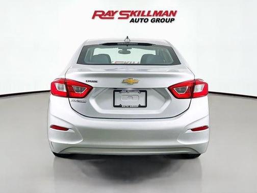 Silver Ice Metallic 2019 Chevrolet Cruze LS