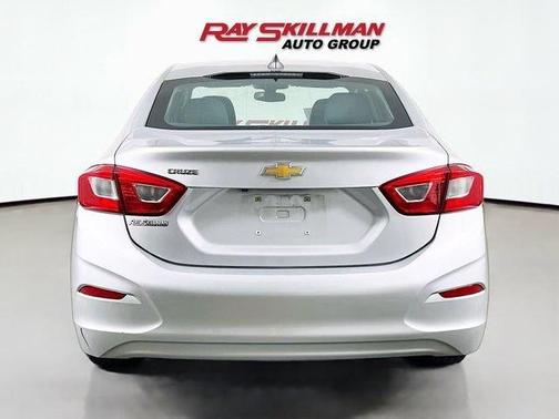 Silver Ice Metallic 2019 Chevrolet Cruze LS