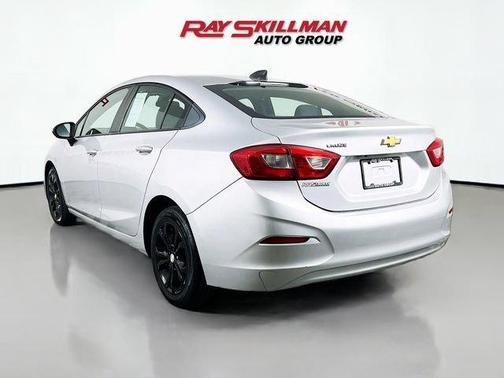 Silver Ice Metallic 2019 Chevrolet Cruze LS