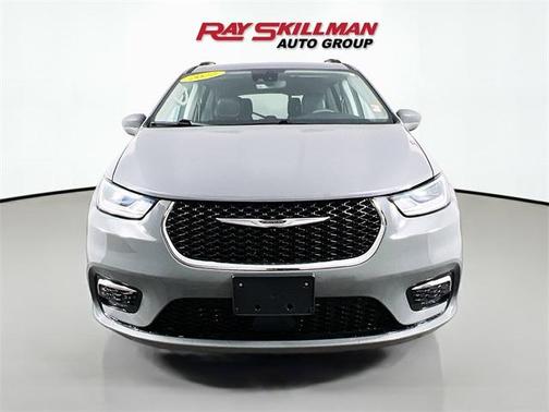2022 Chrysler Pacifica Touring-L