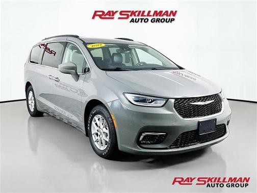 2022 Chrysler Pacifica Touring-L