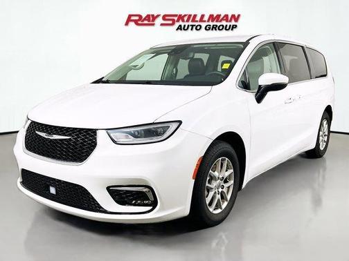 Bright White Clearcoat 2023 Chrysler Pacifica Touring-L