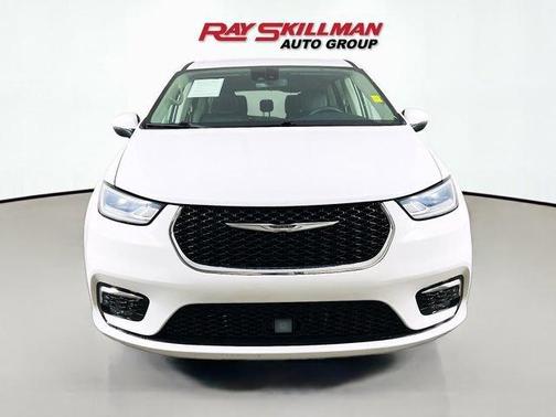 Bright White Clearcoat 2023 Chrysler Pacifica Touring-L