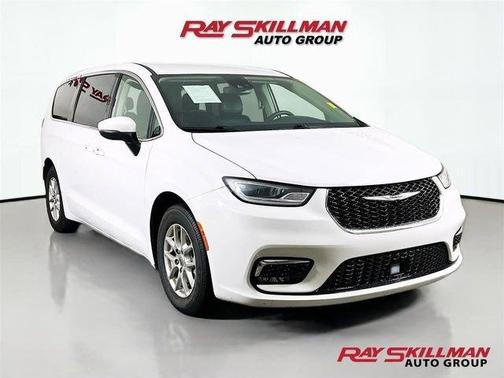 Bright White Clearcoat 2023 Chrysler Pacifica Touring-L