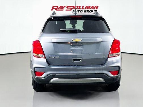 Satin Steel Metallic 2019 Chevrolet Trax LT