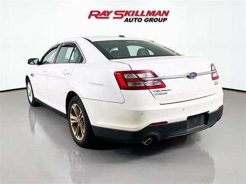 2018 Ford Taurus SEL