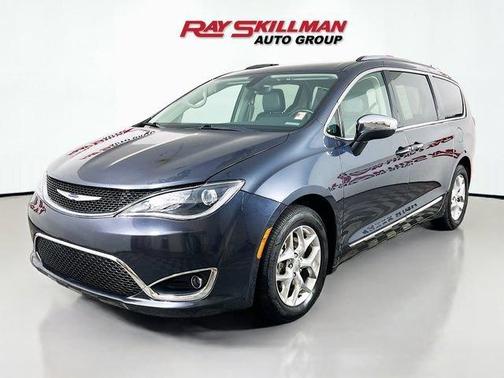 Maximum Steel Metallic 2019 Chrysler Pacifica Limited