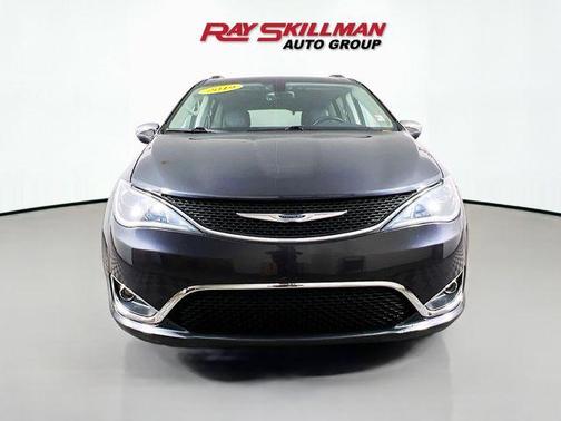 Steel Metallic 2019 Chrysler Pacifica Limited