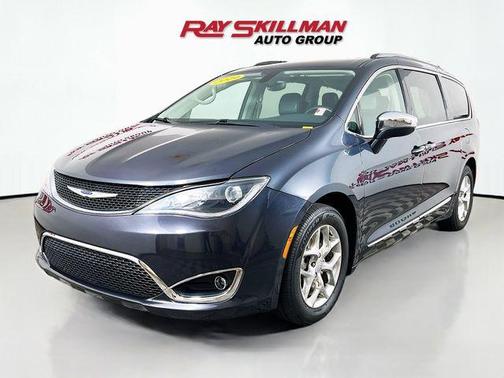Steel Metallic 2019 Chrysler Pacifica Limited