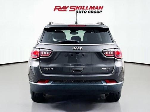 Granite Crystal Clearcoat Metallic 2022 Jeep Compass Latitude
