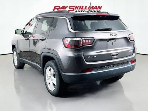 Granite Crystal Clearcoat Metallic 2022 Jeep Compass Latitude