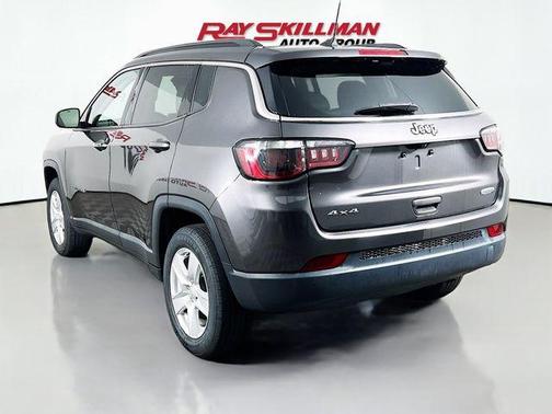 Granite Crystal Clearcoat Metallic 2022 Jeep Compass Latitude