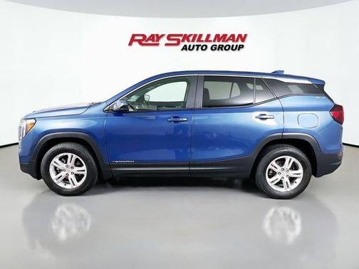 Metallic 2024 GMC Terrain SLE
