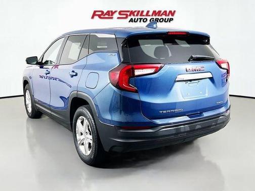 Metallic 2024 GMC Terrain SLE
