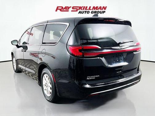 Diamond Black 2024 Chrysler Pacifica Touring-L