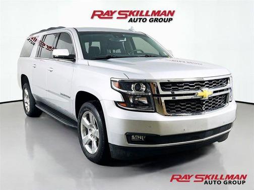 Silver Ice Metallic 2017 Chevrolet Suburban LT
