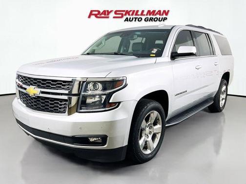 Silver Ice Metallic 2017 Chevrolet Suburban LT