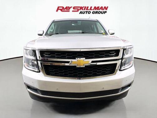 Silver Ice Metallic 2017 Chevrolet Suburban LT