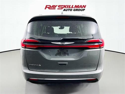 2021 Chrysler Pacifica Touring-L