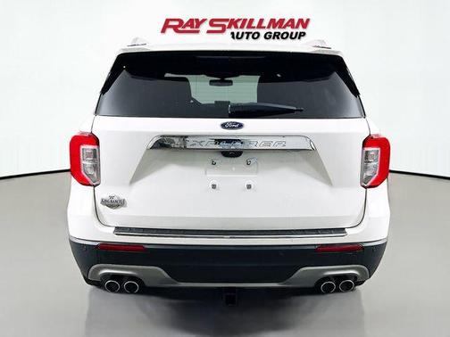 White Metallic 2022 Ford Explorer King Ranch