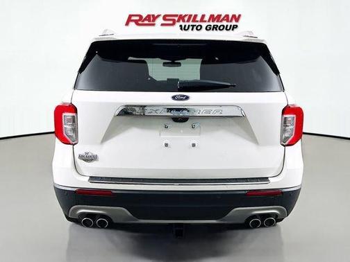 White Metallic 2022 Ford Explorer King Ranch