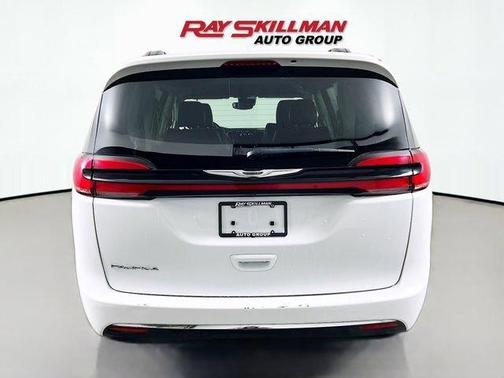 2022 Chrysler Pacifica Touring-L