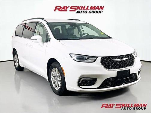 2022 Chrysler Pacifica Touring-L