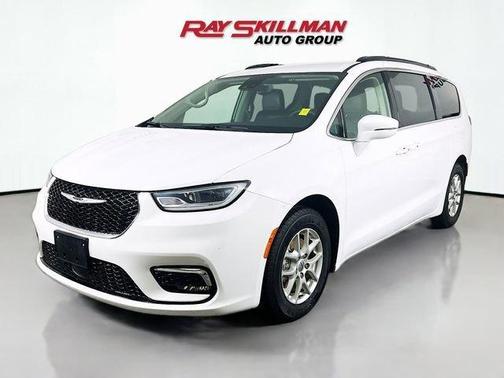 2022 Chrysler Pacifica Touring-L