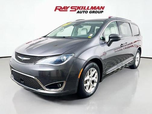 Granite Crystal Clearcoat Metallic 2019 Chrysler Pacifica Touring-L Plus