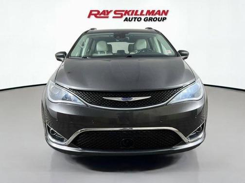 Granite Crystal Clearcoat Metallic 2019 Chrysler Pacifica Touring-L Plus