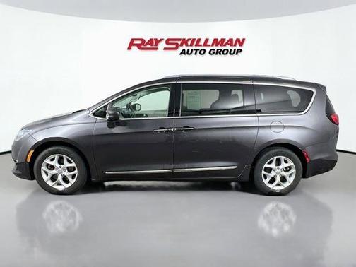 Granite Crystal Clearcoat Metallic 2019 Chrysler Pacifica Touring-L Plus