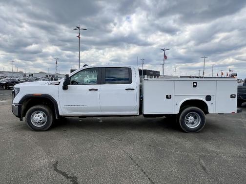 2025 GMC Sierra 3500 Pro