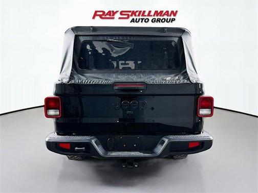 2022 Jeep Gladiator Sport