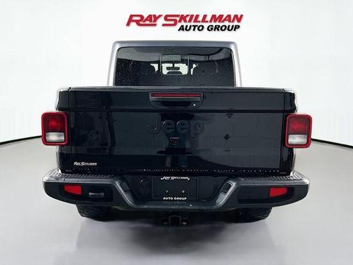 2022 Jeep Gladiator Sport