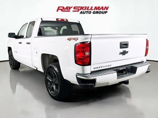 Summit White 2018 Chevrolet Silverado 1500 Custom
