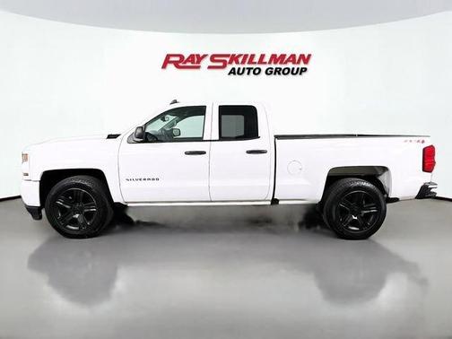 Summit White 2018 Chevrolet Silverado 1500 Custom