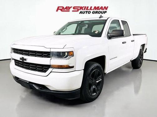 Summit White 2018 Chevrolet Silverado 1500 Custom