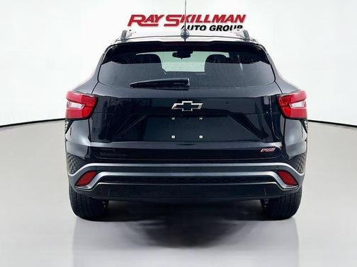 Mosaic Black Metallic 2025 Chevrolet Trax 2RS