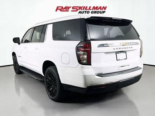 Summit White 2022 Chevrolet Suburban LT