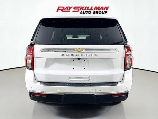 Summit White 2022 Chevrolet Suburban LT