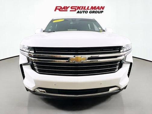 Summit White 2022 Chevrolet Suburban LT