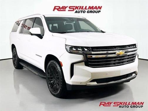 Summit White 2022 Chevrolet Suburban LT